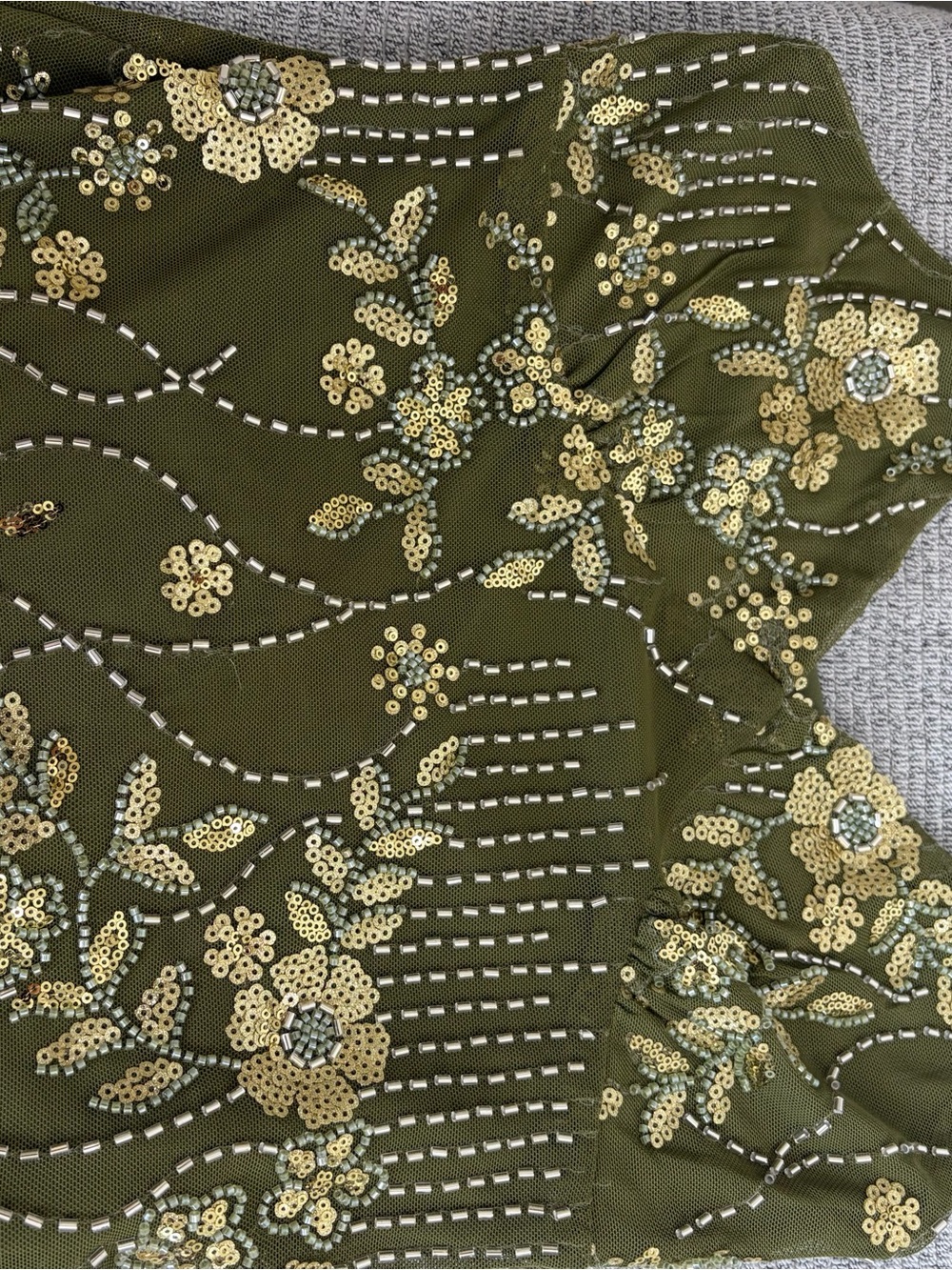 NWOT Studio 12 Olive Green Beaded and Sequined Floral Mesh Cami Top. Size Medium - Picture 4 of 7
